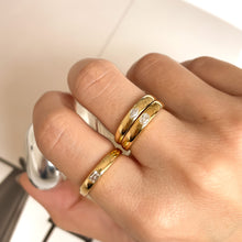 Load image into Gallery viewer, Single Diamond Gold Band Ring
